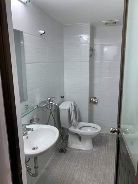 Mặt Ngõ Thông, Kinh Doanh, P. Hào Nam (Bán Nhà) DT: 40M X 4 Tầng MT 6.5M. 4.3 Tỷ
