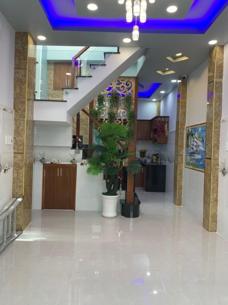 BÁN GẤP Nhà Đẹp Giá Rẻ, Xe Hơi Vào Tận Nhà, 3 Tầng, 58 m2, giá 5.7 Tỷ.