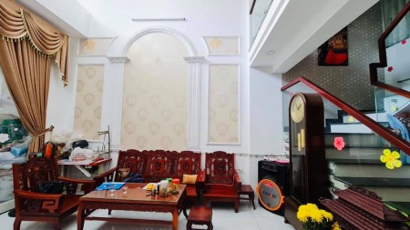 Bán nhà 5 tầng Kinh doanh Bùi Quang Là, Quận Gò Vấp dt 4.5 x 18 m giá 8.5 tỷ (TL)