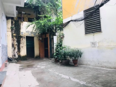 Đại La, 1.65 tỷ, có sân để xe máy