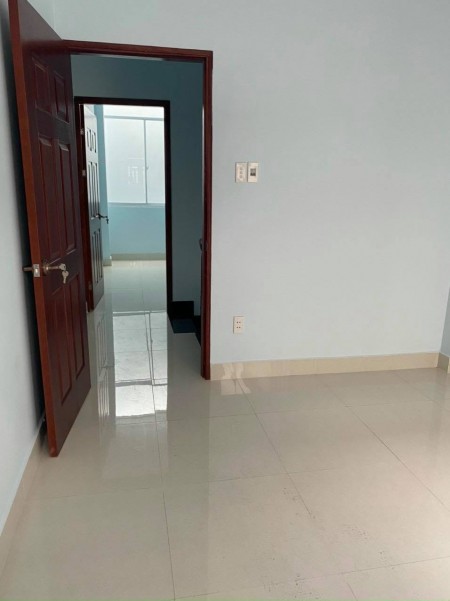 MT4m Lạc Long Quân P8 Tân Bình 56m2 chỉ 5.25 tỷ