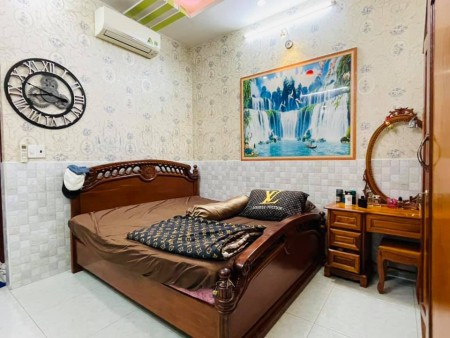 Bán nhà Nguyễn Văn Cừ, 1 trệt, 2 lầu, sân thượng, nhà mới đẹp, 2.7 tỷ, 0763801388.