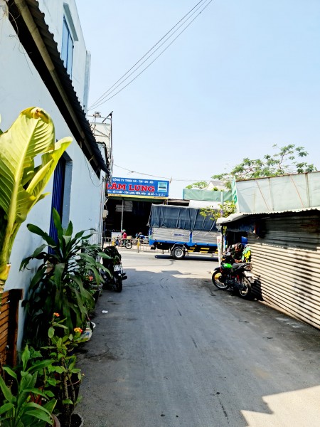 Hẻm xe tải tương lai là nhà mặt tiền Lê Đức Thọ sổ vuông đẹp