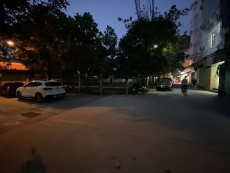 BÁN NHÀ CHIẾN THẮNG , NHÀ THOÁNG TRƯỚC VÀ SAU, Ô TÔ DỪNG ĐỖ 24/24, KINH DOANH THUẬN TIỆN.