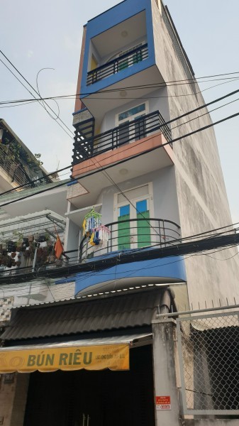 Cần tiền bán gấp nhà HXH Lạc Long Quân, P.5, Quận 11.