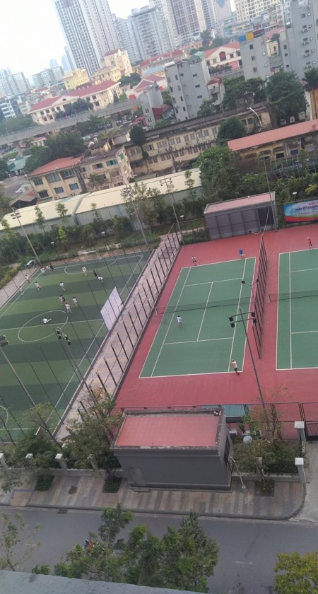 Chính chủ cho thuê căn căn hộ cao cấp Goldmark city 3PN đồ cơ bản dt 100m2, giá 12tr. Liên hệ 0862808803
