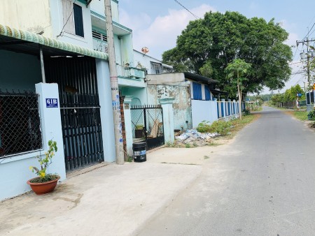 Cần chuyển nơi khác sinh sống, bán gấp căn nhà cấp 4 tại Tân Hiệp 79m2,900Tr,shr.