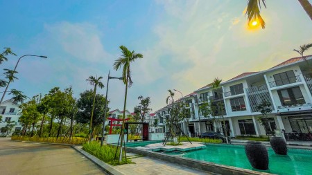 HÀNG CỰC PHẨM NHÀ 3 TẦNG ROYAL PARK HƯỚNG ĐÔNG BAO THUẾ
