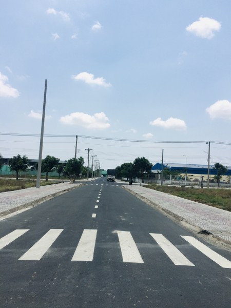 Bán lô đất thổ cư 100m2 dự án Cầu Tràm, mặt tiền đường Đinh Đức Thiện, cách chợ Bình Chánh 3km. SHR sang tên công chứng ngay