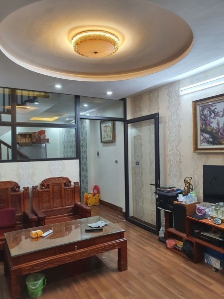 Bán gấp nhà mới phố Nguyễn Cảnh Dị, DT 46Mx 5 Tầng, ở ngay, nội thất sang, 3.3 tỷ