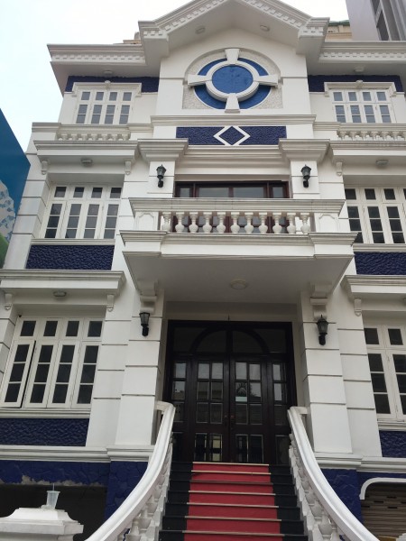 Cho thuê nhà nguyên căn số 10/8 Phan Đình Giót, P2 Tân Bình- 11x23m trệt 2.5 lầu cầu thangh và WC ở 1 bên nhà(như hình)