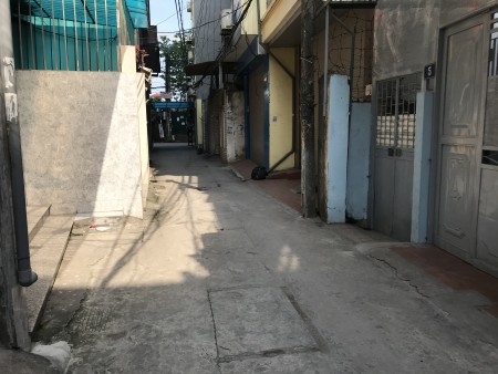 NHỈNH 3.4 TỶ. Diện tích 50m2 nhà 5 tầng, mặt tiền 5.5m, phố Hoàng Mai.