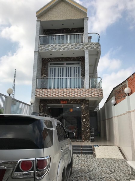 Gia Đình cần tiền trả nợ nên cần bán nhà tâm huyết mới xây dựng