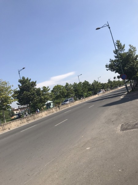 Bán đất Phạm Văn Đồng, dt 63m2 giá 5.3 tỷ