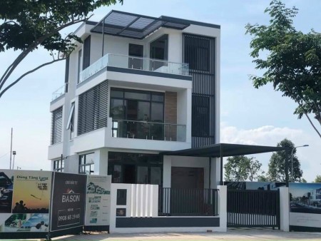 Nhà mặt tiền khu đô thị đông tăng long Quận 9 giá 8.6 tỷ