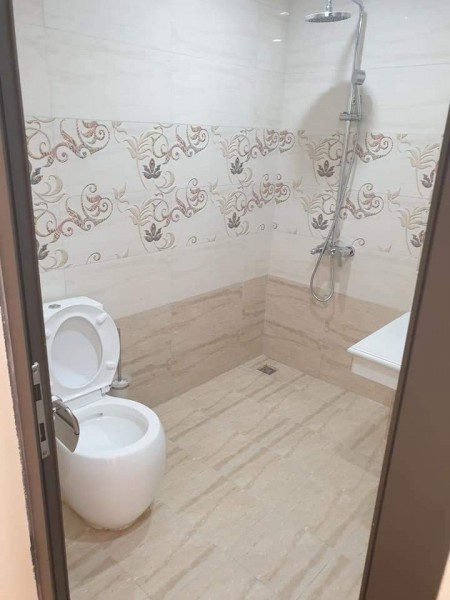 NHÀ XÂY MỚI ĐẸP NGỌC THUỴ TRANG BỊ ĐẦY ĐỦ NỘI THẤT DT 40M, GIÁ 2.75 TỶ OTO ĐỖ CỬA
