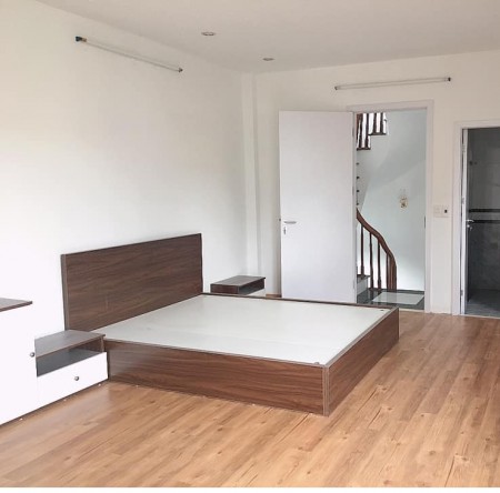 Bán nhà Hoàng Mai, cách mặt phố Hoàng Mai 40m, 47m2 x 5 tầng x Nhỉnh 3 tỷ LH 0944267031