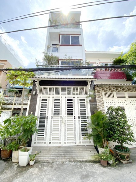 Nhà 3 lầu, ST, 5PN, hẻm xe hơi đường Dương Bá Trạc P2 Q8