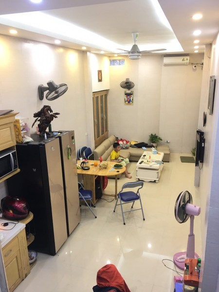 Bán nhà Thái Thịnh 4 tầng x 40m2, cách phố 20m, giá 4.25 tỷ