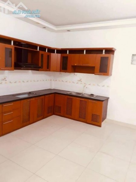 Bán gấp nhà Xe Hơi Đỗ Cửa,Trần Xuân Soạn,Tân Hưng,quận 7,giá chỉ 4,8 tỷ thương lượng.