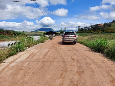 BÁN LÔ ĐẤT 555M2 GIÁP SUỐI NAM BAN, 900 TRIỆU, THƯƠNG LƯỢNG.