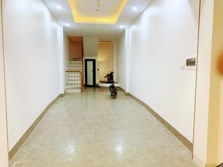 PHÂN LÔ Ô TÔ ĐỖ CỬA 33M2 X 5 TẦNG CHỈ 3.3 TỶ
