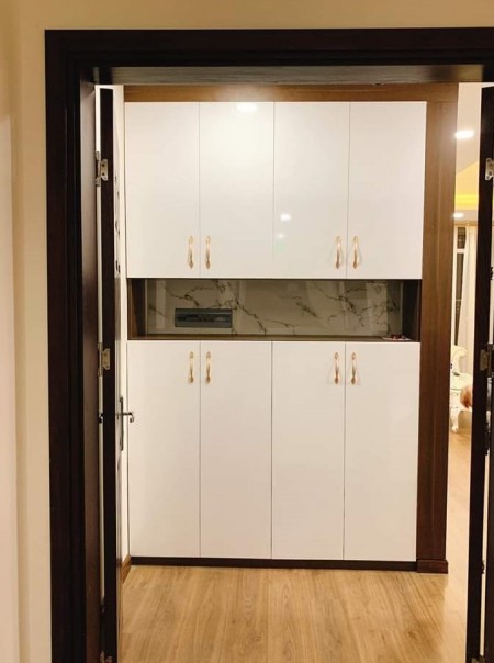 Em đang có khoảng gần 10 căn hộ dự án Gold Mark – 136 Hồ Tùng Mậu, giá thuê siêu rẻ, ưu tiên khách vào sớm.