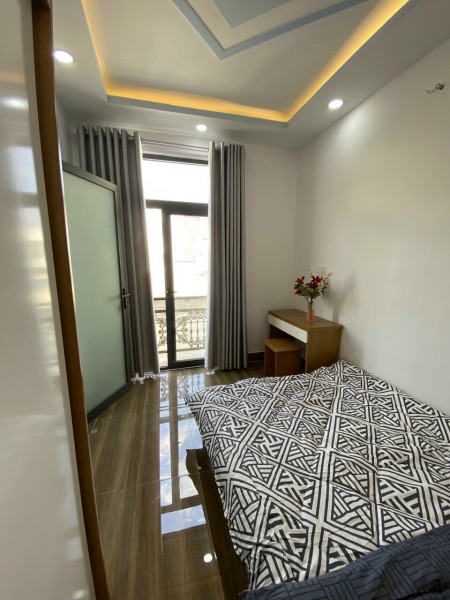 Cần tiền bán gấp nhà hóc môn 50m2 giá 860tr đường 4m