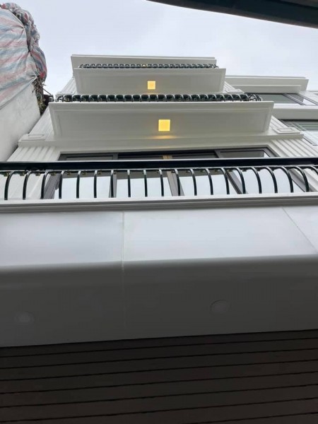 Bán nhà đường Nguyễn Tiểu La Quận 10 - HXH - 5 TẦNG đúc BTCT- CHỈ 6.4 TỶ LH:Mr. Chiến 0972010495