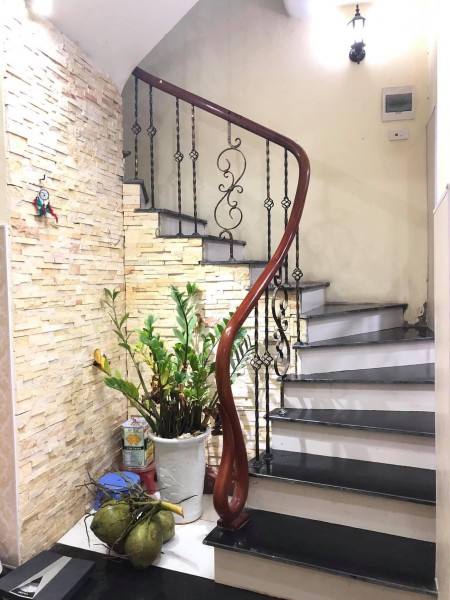 Nhà mới đẹp, siêu hiếm bay ngay, cạnh Ngã Tư sở, Sổ vuông đẹp 50M2 , Ô tô, tặng nội thất, giá chỉ 3.45 tỉ
