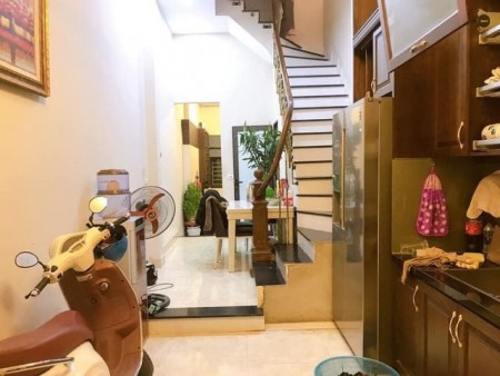 Bán nhà mới Cầu Giấy 6Tx35m, 30m ra phố, gần chợ giá 3.25 tỷ
