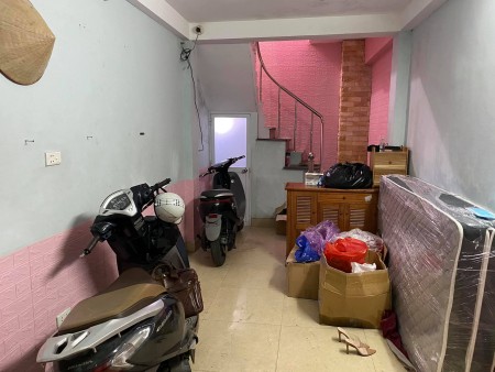 Bán nhà Bạch Mai 20mx5T xây chắc chắn, giá 2.35 tỷ lh 0916010180