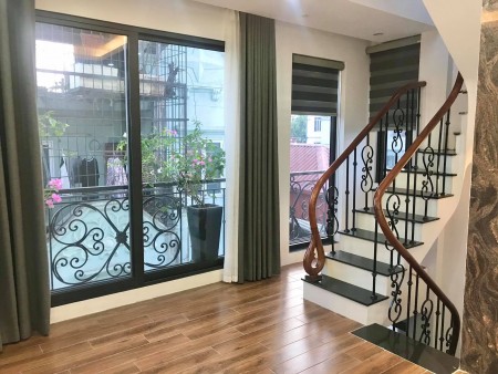 BÁN NHÀ PHỐ LÒ ĐÚC - GẦN PHỐ CỔ- THÔNG RA NHIỀU ĐƯỜNG, ƯNG LÀ VÀO VIỆC