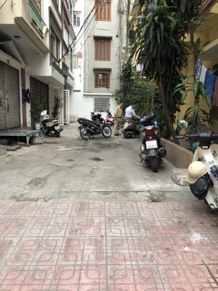 Bán nhà phố Vĩnh Phúc, Ba Đình, 42m2 x 4 tầng, 4PN, 3VS, cơ bản, 6.3 tỷ ngõ rộng 9m 2 oto tránh nhau
