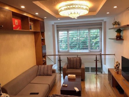 Bán nhà Ngọc Thụy Long Biên 35m x5t mt5m ô tô vào nhà chỉ nhỉnh 3 tỷ.