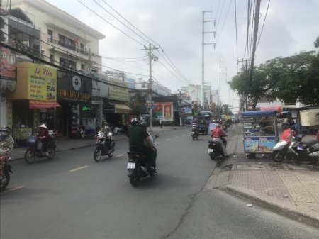 Cho thuê nhà nguyên căn MT Âu Cơ Tân Bình (5.3x30m) nhà mới, trệt 4 lầu có thang máy gần cuối nhà, có khu vực để xe thoải mái