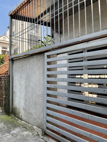Bán nhà cấp 4 tại xóm 4 Đông Dư, cho thuê được, vị trí rất đẹp.