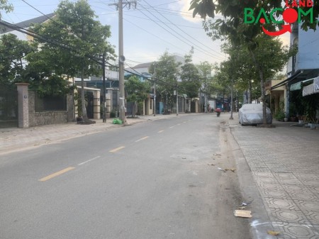 Nhà hot Trung tâm Biên Hòa 1T2L đúc có sân thượng Dt 95m2 giá chỉ 5 tỷ thương lượng.