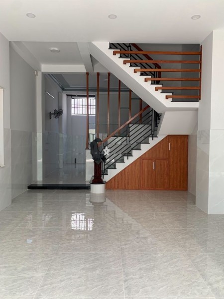 Nhà HXT Phú Thọ Hòa 2 lầu, sân thượng, mới 100% chưa qua sử dụng