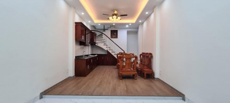 Nhà đẹp Khương Trung, Thanh Xuân, 40m2 x 4T, ô tô gần, 3.48 tỷ.