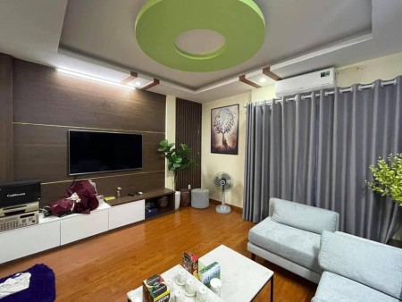 Bán Nhà Quận Đống Đa, Phố Nguyễn Lương Bằng, Cực Hiếm Tầm Tiền, Giá 4tỷ, 5Tầng x45m2, Chỉ việc dọn về ở.