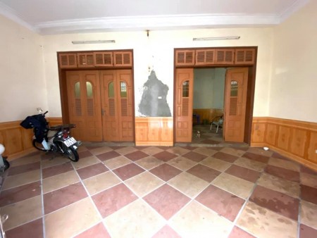 Nhà Ái Mộ hai mặt thoáng 130m, MT 5.1m, ô tô thông thoáng