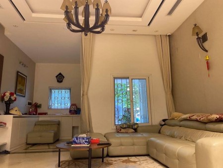 Bán nhà mặt phố Định Công Thượng, HM ô tô tránh, KD sầm uất 200mx3T, Mt 8m, 18 tỷ