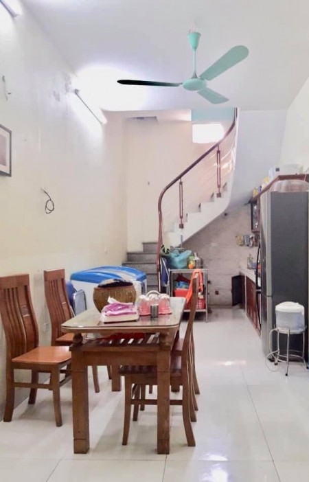 Bán nhà Đường Hoàng Mai, Chỉ 2 tỷ 3, 30m2 x 4 tầng, LH 0944267031
