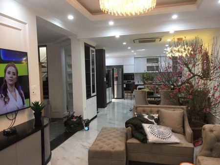 Bán nhà GIANG VĂN MINH GARA ô tô vào nhà 98m2 MT 7m 4 tầng giá 17.9 tỷ