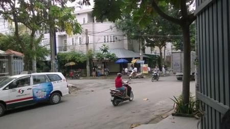 cho thuê nhà 1 trệt 02 lầu, vị trí kinh doanh