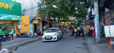 Mặt Bằng hiếm 4.5x15 có gác ngay chợ 339 Q9. Giá chỉ 11 triệu/tháng