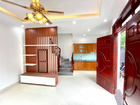 BÁN NHÀ SIÊU ĐẸP BÁT KHỐI, LONG BIÊN. 36M, 5T, 2,58 TỶ. LÔ GÓC, Ô TÔ ĐỖ CỬA