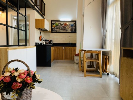 Cho thuê căn hộ có ban công giá rẻ quận 7 đường Lý Phục Man