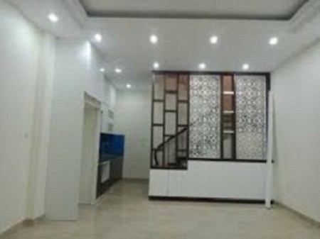 GIANG BIÊN NHÀ MỚI 5 TẦNG PHÂN LÔ Ô TÔ TRÁNH SỔ HOA HẬU